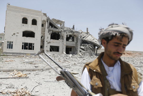 http://cdn.theatlantic.com/assets/media/img/photo/2015/05/the-saudi-arabia-yemen-war-of-2015/y25_RTX1AM8Q/main_600.jpg