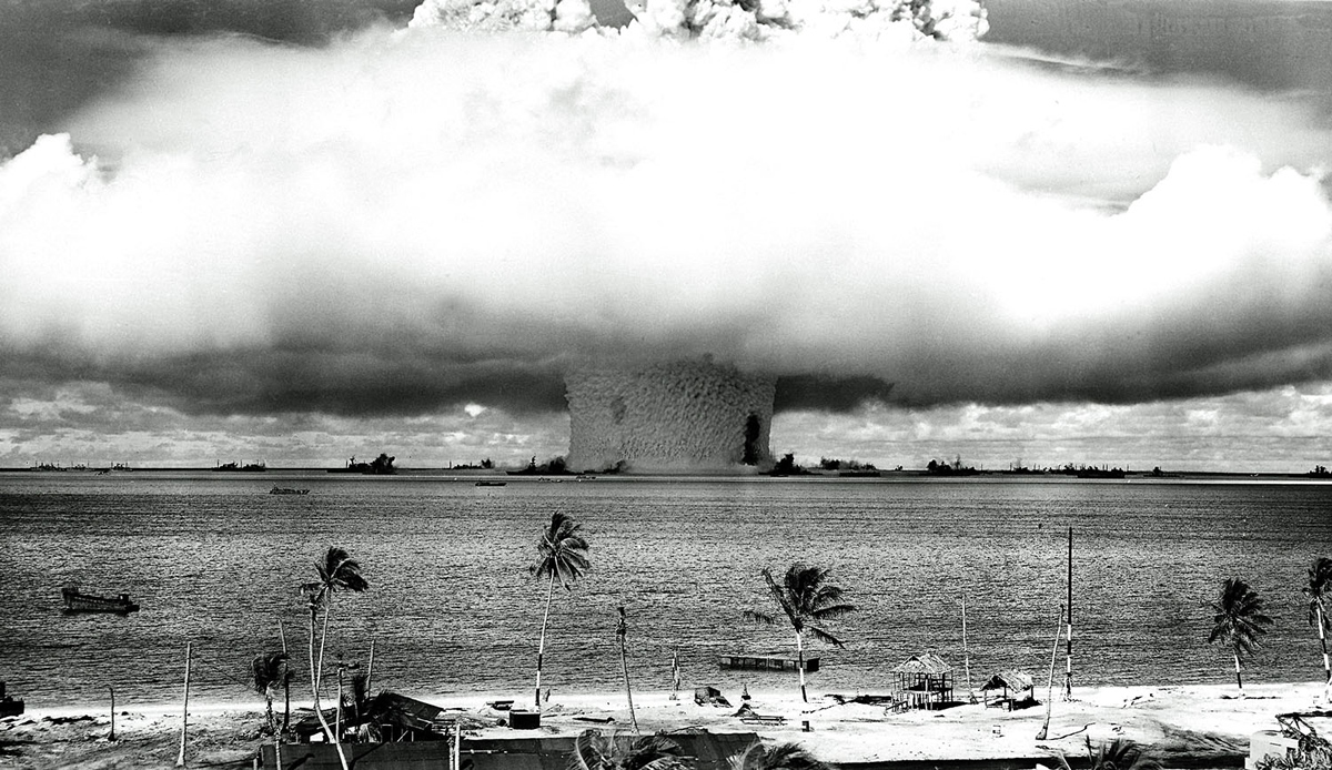 Bikini atol atomic blast