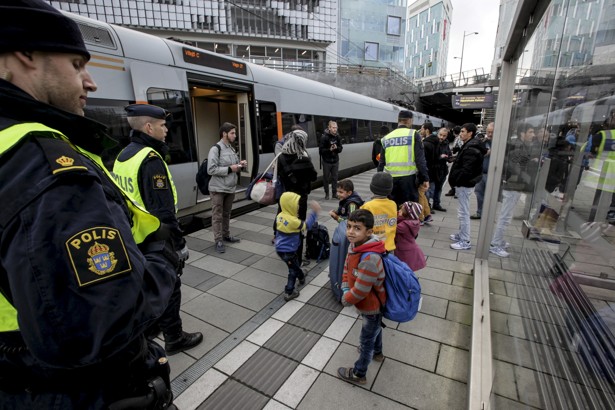 In Response to Migrant Crisis, Sweden Imposes Temporary Border Controls ...