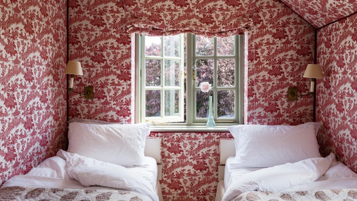 A History Of Wallpaper S Deception The Atlantic