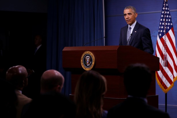 Obama highlights progress against Islamic State fighters in Pentagon briefing