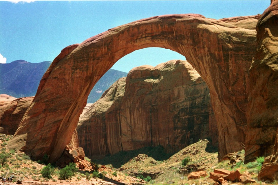 natural-bridges-pick-up-vibrations-from-distant-human-activity-the