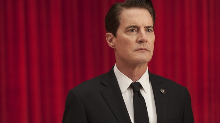 Review Showtime S Twin Peaks Returns To Terrify Delight