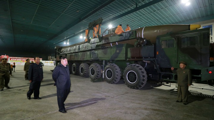 Kim Jong Un inspects the intercontinental ballistic missile Hwasong-14.