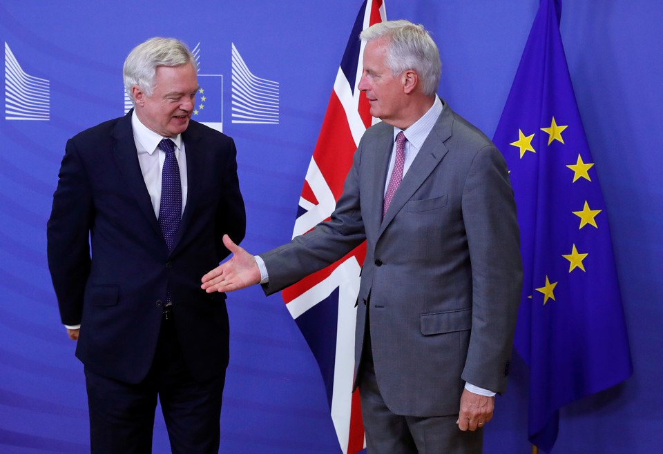 Résultat de recherche d'images pour "pictures of the uk negoiators re brexit"