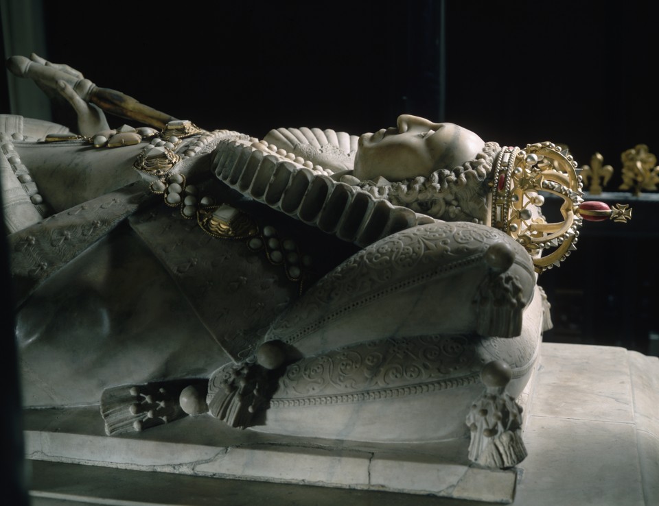 A stone effigy of Queen Elizabeth I in Westminster Abbey.