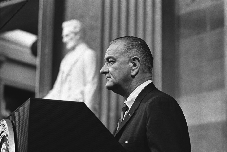 a discussion on the concept of affirmative action during the presidency of lyndon b johnson Essay presidents and affirmative action in 1965, president lyndon b johnson issued executive order #11246 at howard university that required federal contractors to undertake affirmative action to increase the number of minorities that they employ he wanted to ensure that minorities were recruited to have real opportunities to be hired. a discussion on the concept of affirmative action during the presidency of lyndon b johnson Essay presidents and affirmative action in 1965, president lyndon b johnson issued executive order #11246 at howard university that required federal contractors to undertake affirmative action to increase the number of minorities that they employ he wanted to ensure that minorities were recruited to have real opportunities to be hired.