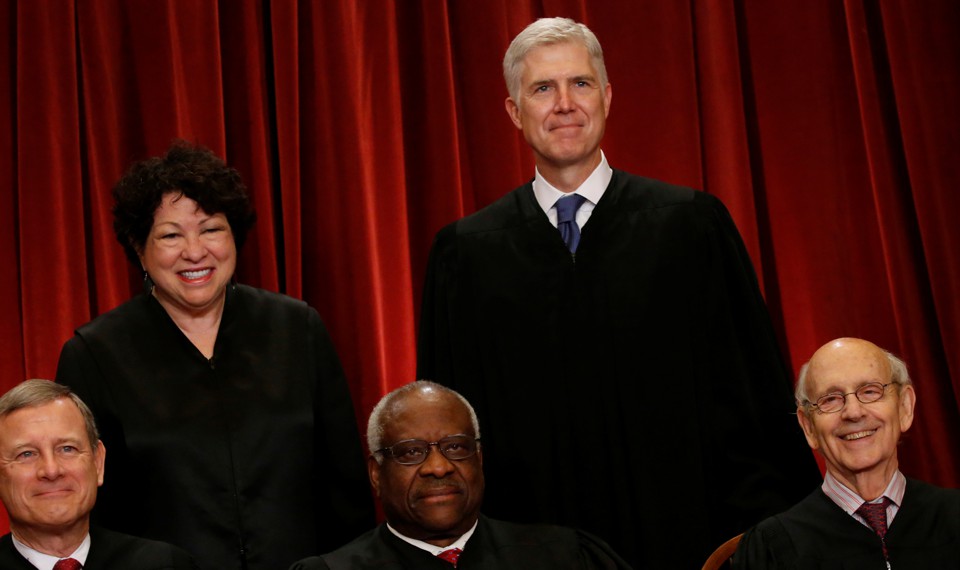 Which supreme court justices are liberal and conservative information
