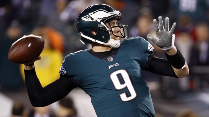 Philadelphia Eagles quarterback Nick Foles warms up