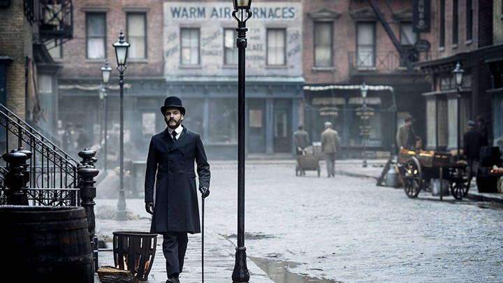 Daniel Brühl as Dr. Laszlo Kreizler in 'The Alienist'