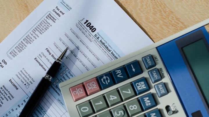 1040 form and calculator for American taxes