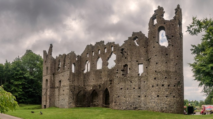 A ruined, Gothic-style wall