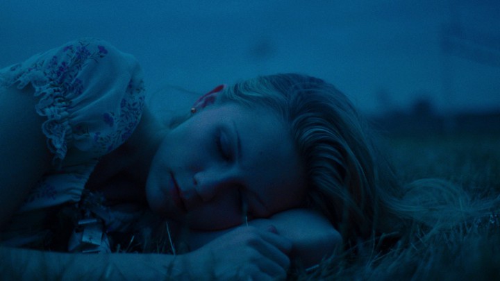 Kirsten Dunst in 'The Virgin Suicides'