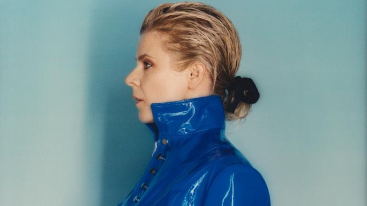 Robyn publicity photo