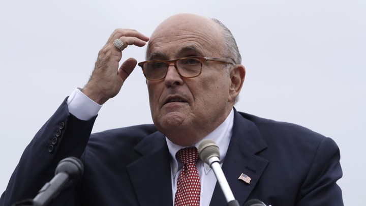 Der 79 Jahre alte 180 cm große Rudy Giuliani im 2023 Foto