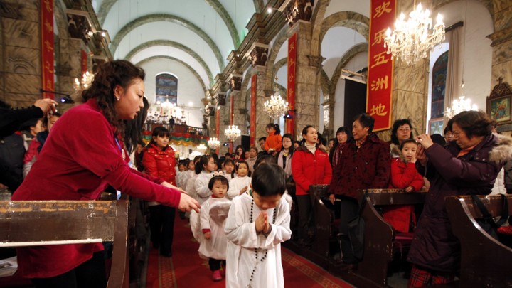 Znalezione obrazy dla zapytania catholics in china, foto