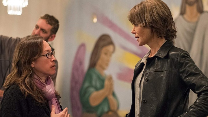 Karyn Kusama and Nicole Kidman on the set of 'Destroyer'