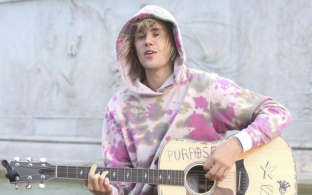 Justin Bieber on guitar in London