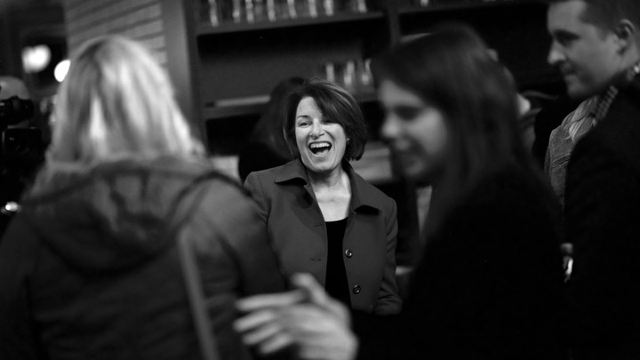 Amy Klobuchar meets with supporters at a Philadelphia coffee shop.