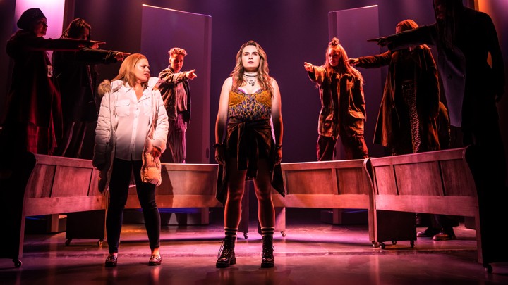Elizabeth Stanley, Kathryn Gallagher (<i>front</i>) and the company of Jagged Little Pill.