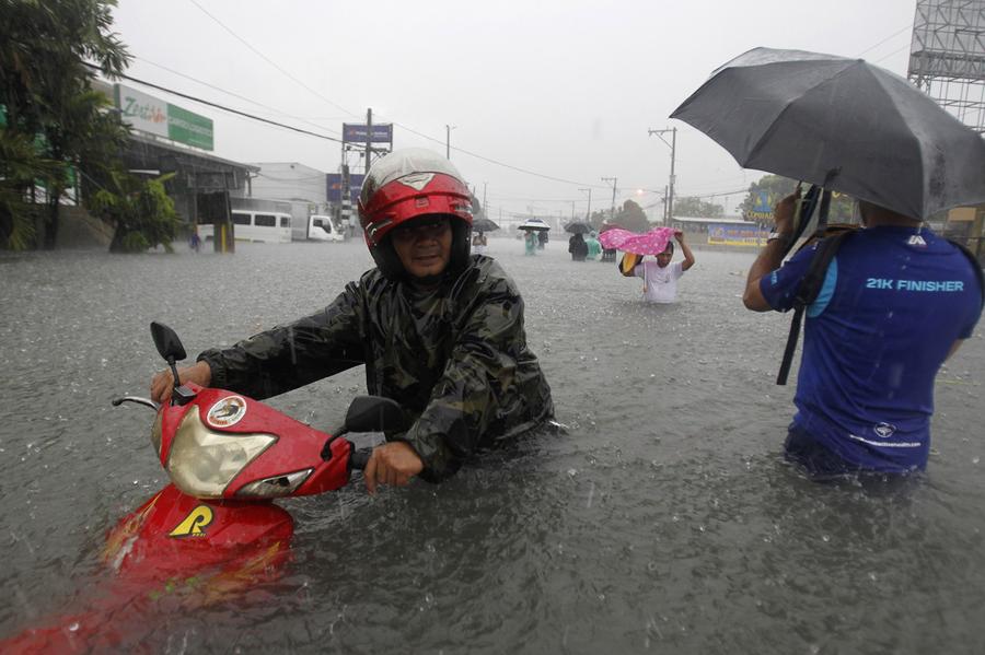 Heavy Rain, Floods Batter Philippines - The Atlantic