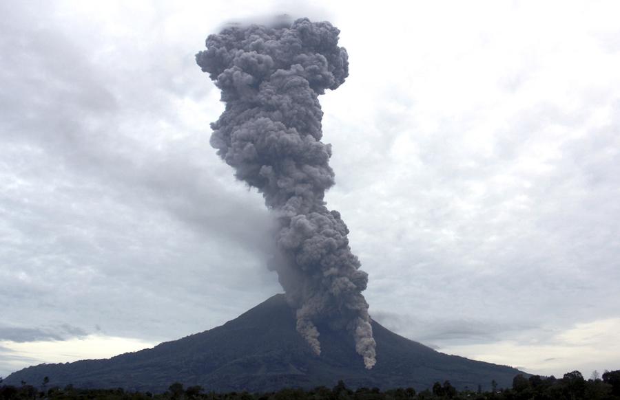 The Eruptions Of Mount Sinabung The Atlantic