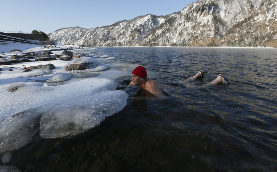 wax during car winter Winter Atlantic in Siberia The wax during car winter Winter Atlantic in Siberia The