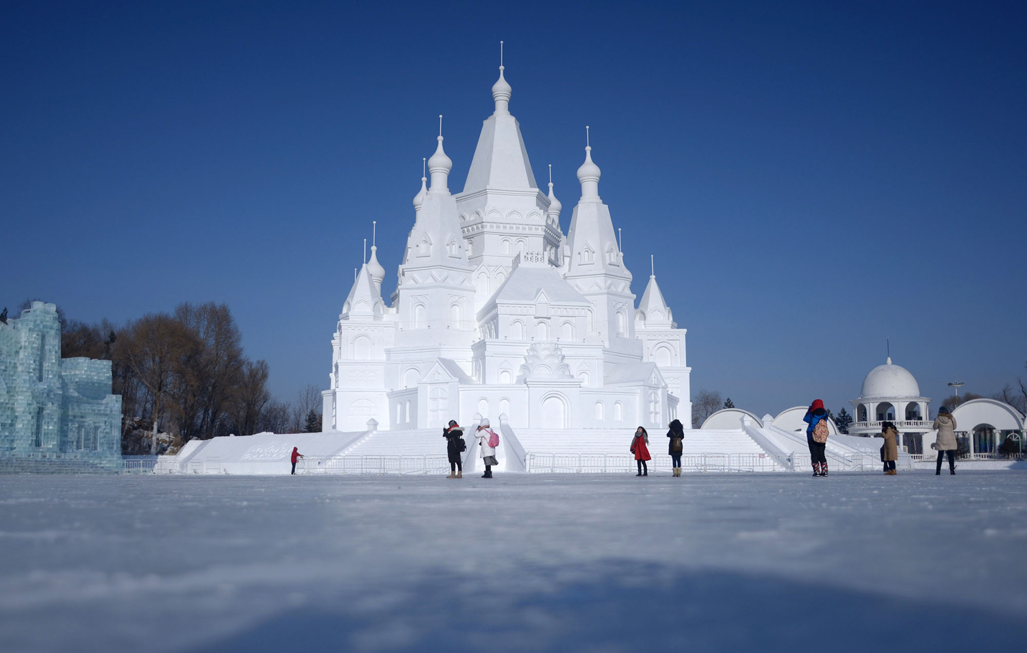 The 2016 Harbin Ice and Snow Festival 