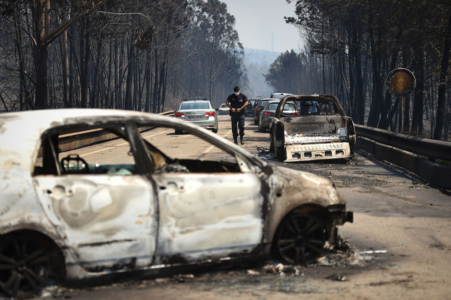 Photos of the Deadly Wildfires in Portugal The Atlantic