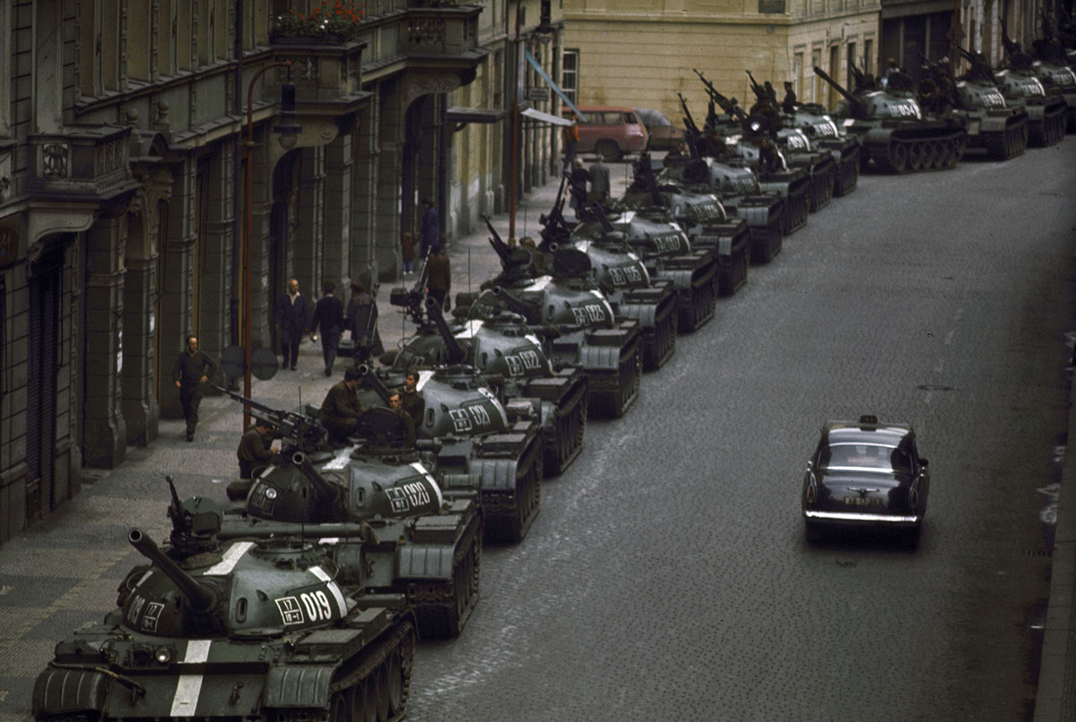 l'invasion soviétique, 1968 Main_1200