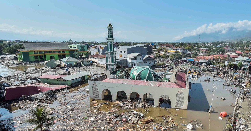 Foto Peristiwa Photos From the Deadly Earthquake and Tsunami in Indonesia 