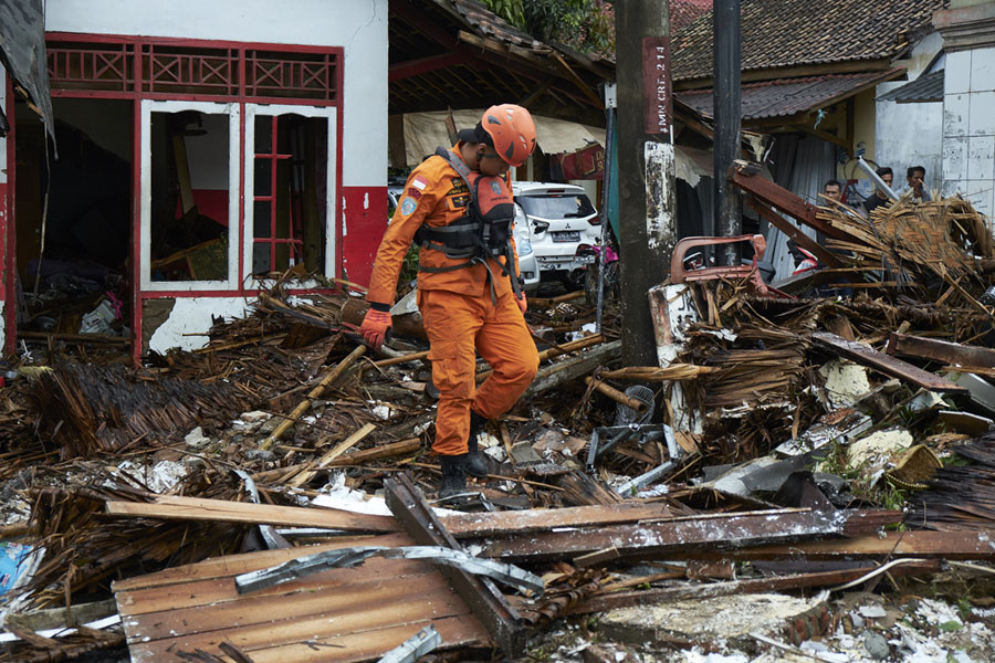 Photos Deadly Tsunami Strikes Indonesias Sunda Strait - 