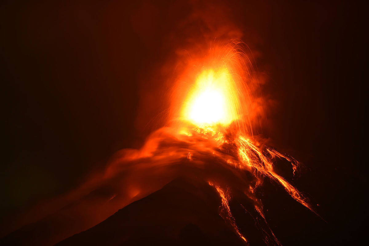 gunung api guatemala