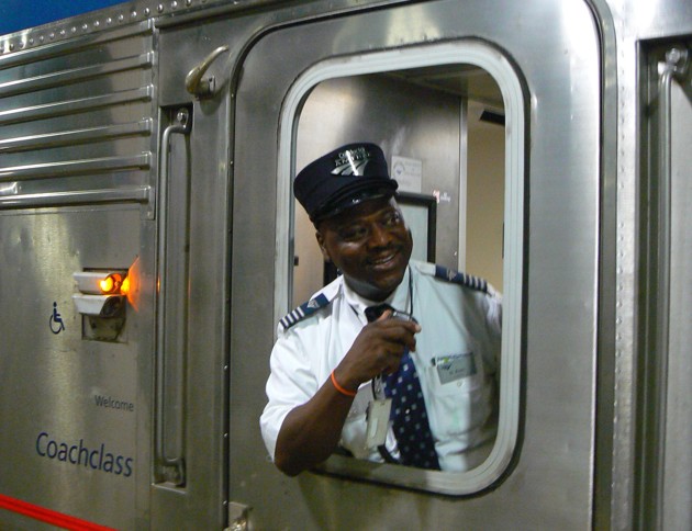 how much money does an amtrak conductor make