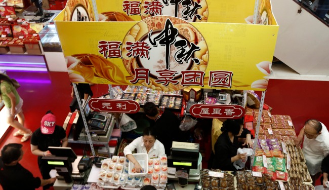 How did elaborate mooncake packaging become a problem in China? - Retail in  Asia