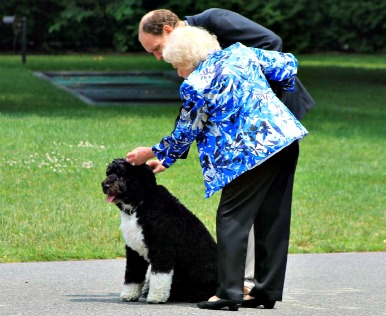 Picture of the Day: Betty White Pets Bo at the White House - The Atlantic
