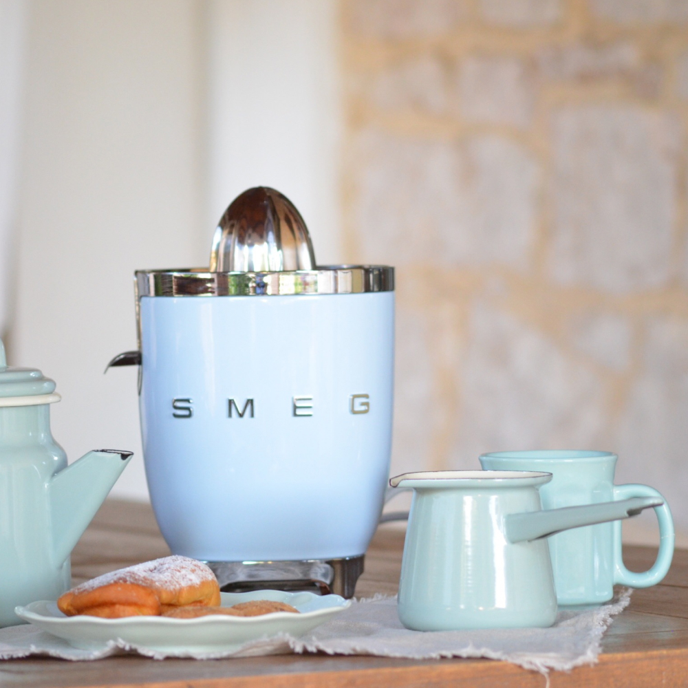 SMEG citrus juicer