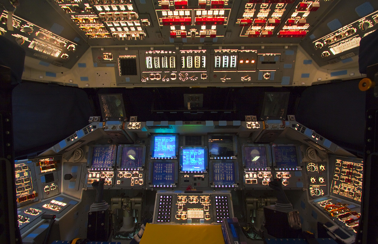 space shuttle mid deck diagram
