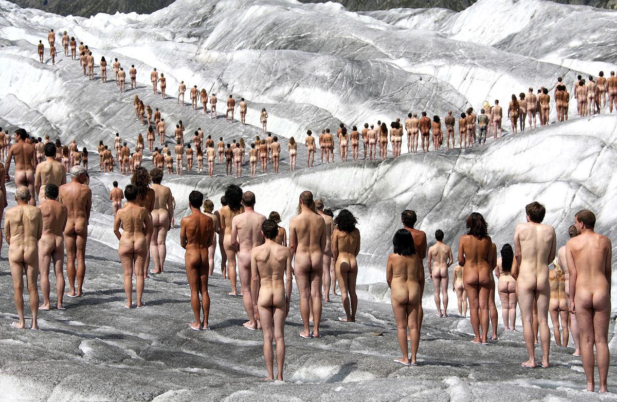 Groups of nude people