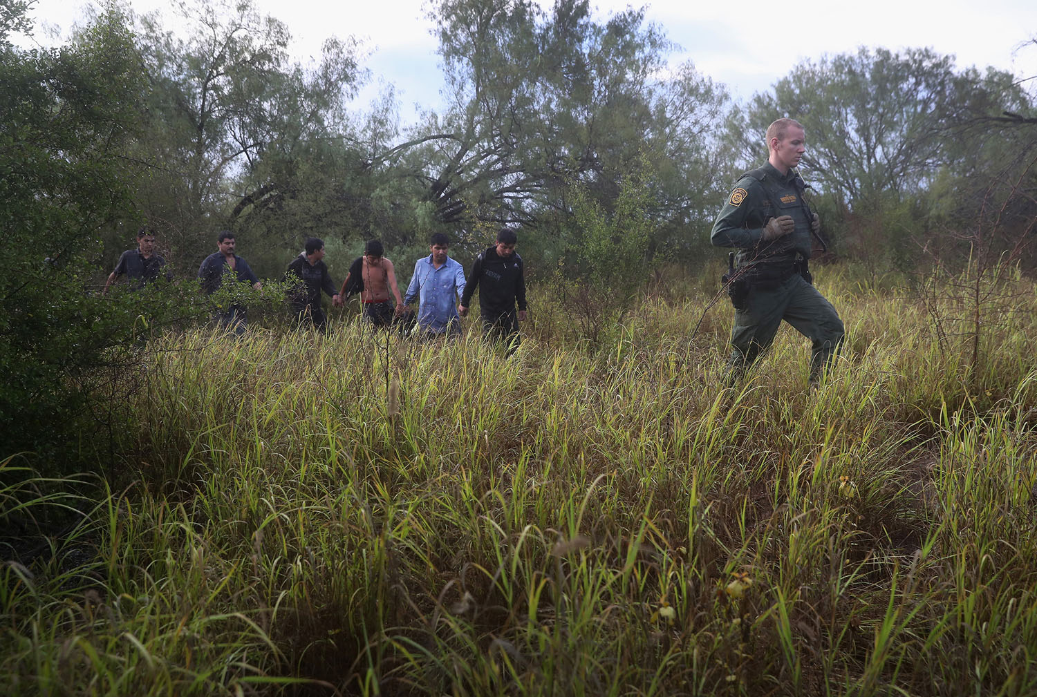 On the Border With the Photographer John Moore - The Atlantic