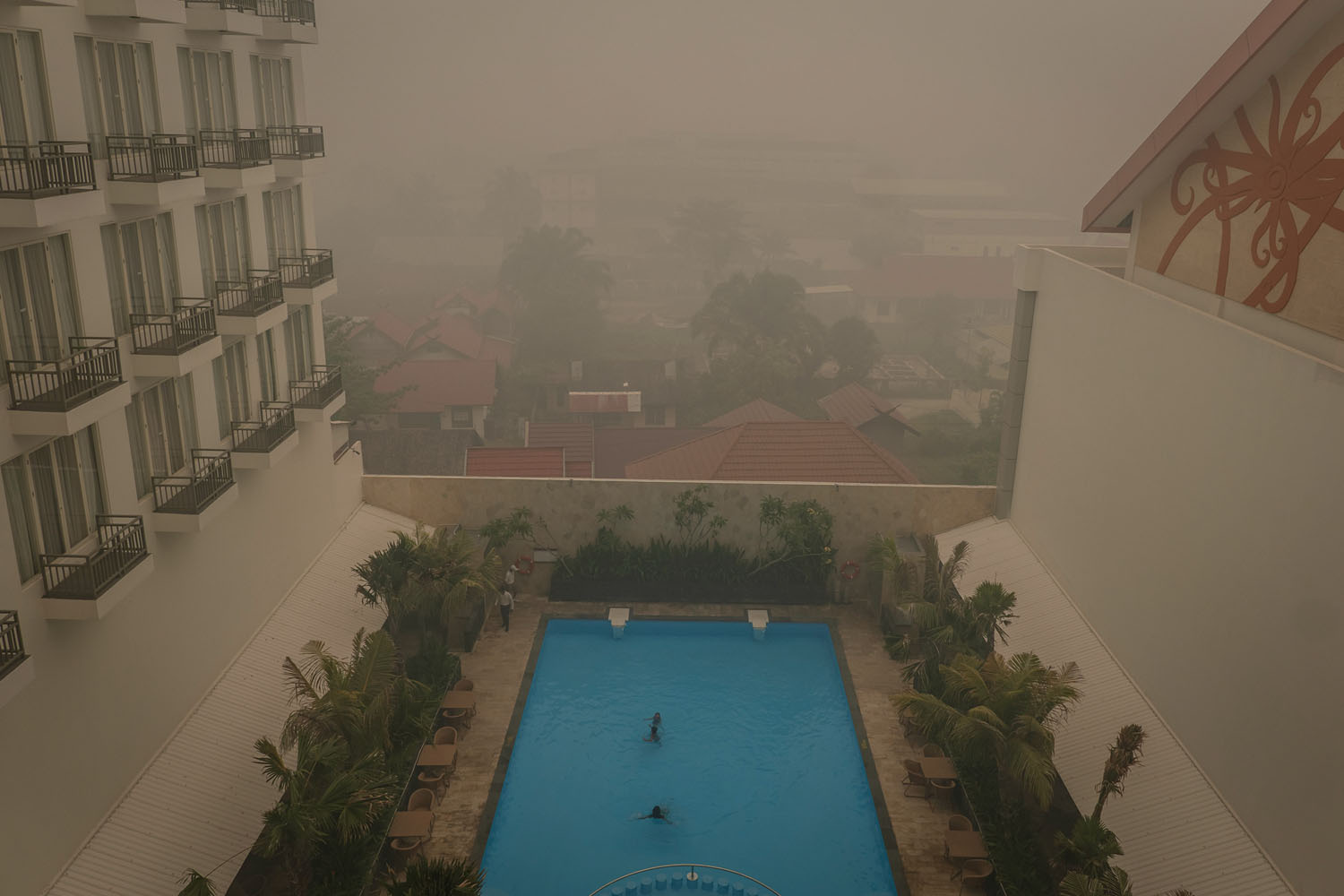 Fires in Indonesia Blanket Islands and Cities in Smog: Photos 