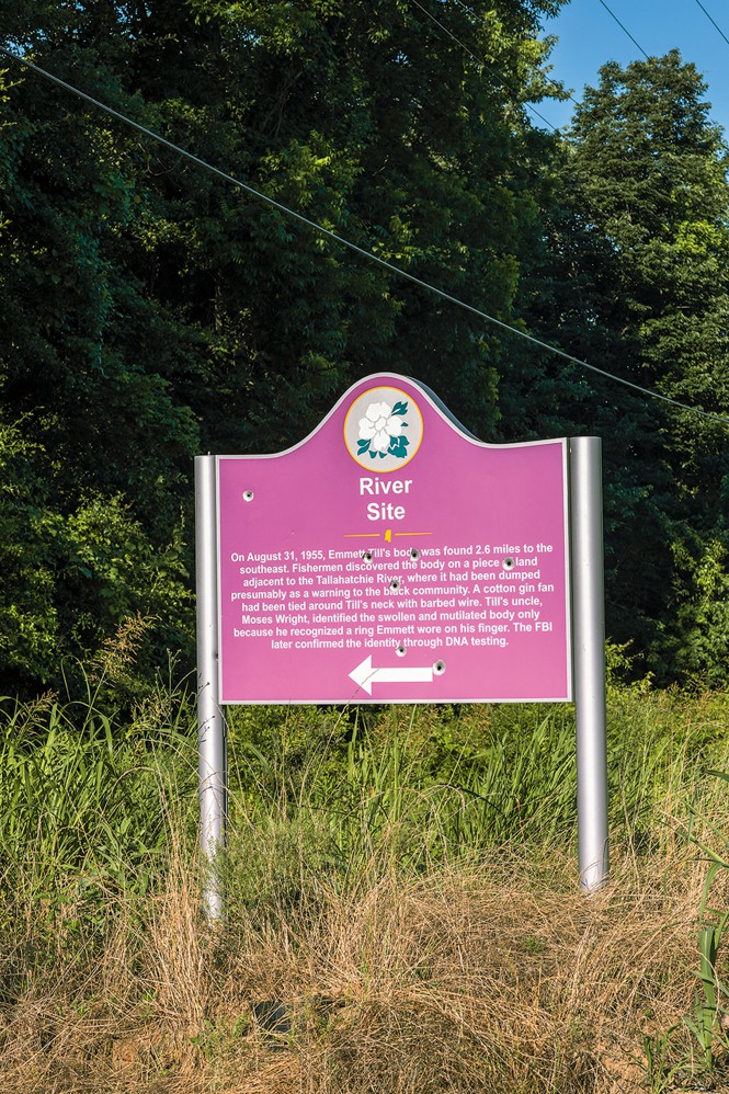 Pink road sign 