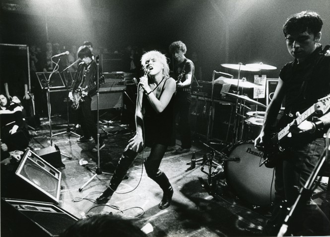 Photo of the band Blondie