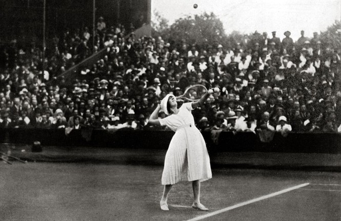 Suzanne Lenglen during the 1919 Wimbledon ladies' singles final, where she clinched her first title