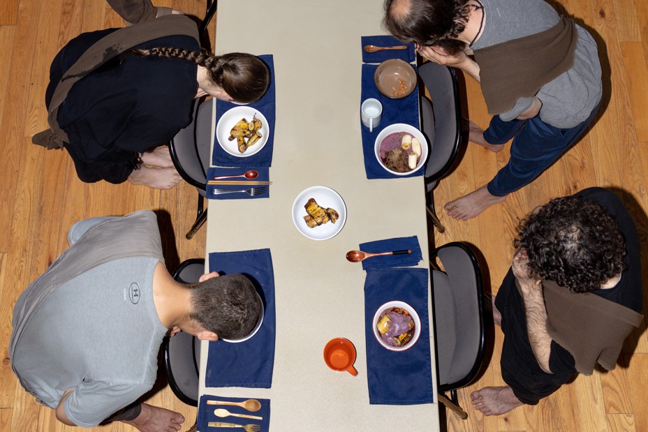 image of residents dining