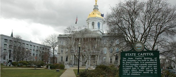 800px-New_Hampshire_State_House_2004.JPG
