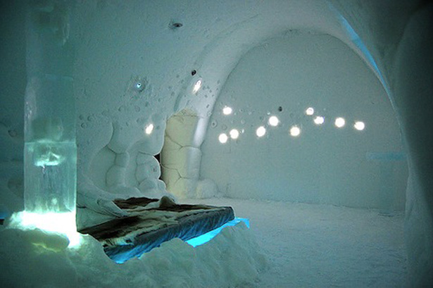 Sziksz-Ice-Hotel1.jpg