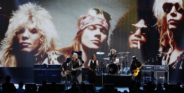 Guns N' Roses jams way into Rock Hall