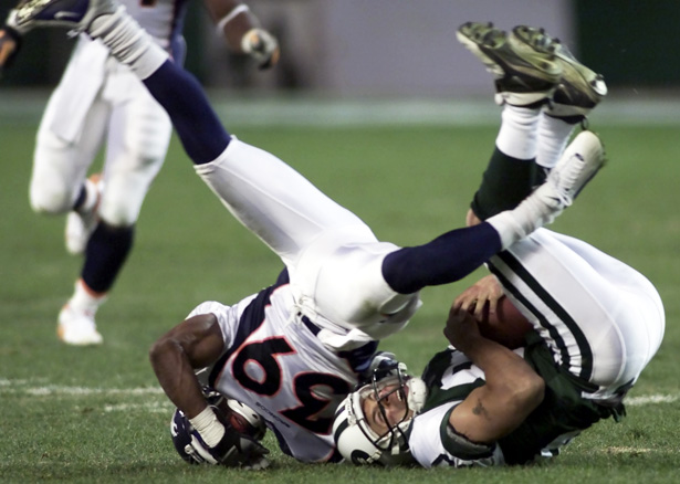 The Football Player's Brain That Sparked the NFL's Concussion Crisis - The  Atlantic