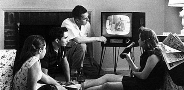 Family_watching_television_1958-body.jpg